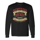 Achtung Es Ist Ein Becker Ding Last Name Plate S Langarmshirts