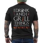 Damen Ich Trinke Und Grille Dinge Das Ist Es Was Ich Tue Urkomis Mit-Ausschnitt T-Shirt mit Rückendruck