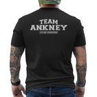 Damen Team Ankney Stolzer Familienname Nachname Mit-Ausschnitt T-Shirt mit Rückendruck