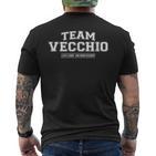 Teamecchio Stolzer Familienname Nachname Geschenk T-Shirt mit Rückendruck