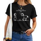 Ach Du Hast Hier Gefegt Hier Gefegt Horse Riding Stall T-shirt Frauen