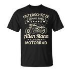 Unterschätze Niemals Einen Old Mann Auf Einem Motorrad T-Shirt