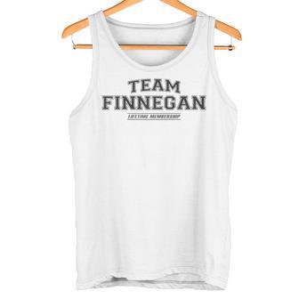 Team Finnegan Stolzer Familienname Nachname Geschenk Raglan Tank Top - Geschenkecke