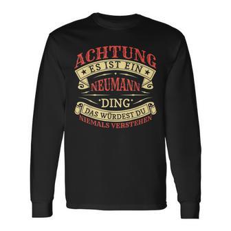 Achtung Es Ist Ein Neumann Ding Last Name Plate S Langarmshirts - Geschenkecke