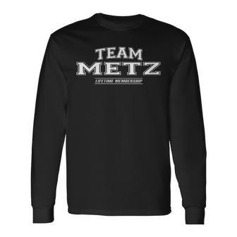 Damen Team Metz Stolzer Familiennachname Nachname Geschenk Mit-Ausschnitt Langarmshirts - Geschenkecke