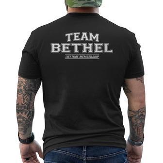 Damen Team Bethel Stolzer Familiennachname Nachname Geschenk Mit-Ausschnitt T-Shirt mit Rückendruck - Geschenkecke