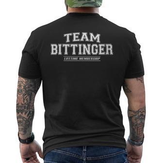 Damen Team Bittinger Stolzer Familiennachname Nachname Geschenk Mit-Ausschnitt T-Shirt mit Rückendruck - Geschenkecke