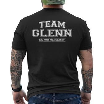 Damen Team Glenn Stolzer Familienname Nachname Geschenk Mit-Ausschnitt T-Shirt mit Rückendruck - Geschenkecke