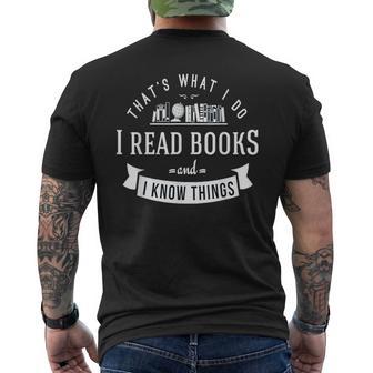 Das Ist Es Was Ich Bücher Lesen Und Ich Weiß Dinge T-Shirt mit Rückendruck - Geschenkecke