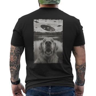 Golden Retriever Selfie With Ufo Golden Retriever Men's T-shirt Back Print | Seseable UK