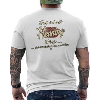 Damen Das Ist Ein Henning Ding Lustiges Familie Henning Mit-Ausschnitt T-Shirt mit Rückendruck - Geschenkecke