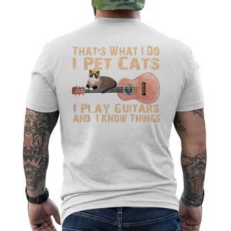 Das Ist Was Ich Mache Ich Pet Cats Ich Spiel Guitar & Ich Weiss Things T-Shirt mit Rückendruck - Geschenkecke