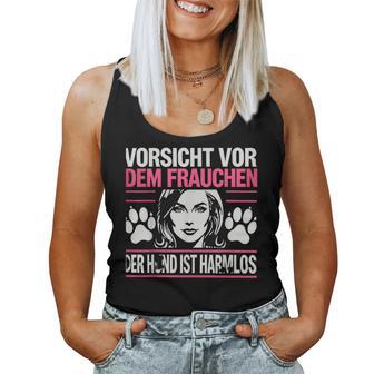 Women'sorsichtor Dem Frauchen Der Hund Ist Harmlos Tank Top Frauen - Geschenkecke