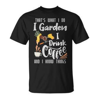 Damen Das Ist Was Ich Mache Ich Lese Bücher Ich Trinke Kaffee Ich Weiß Ding Mit-Ausschnitt T-Shirt - Geschenkecke