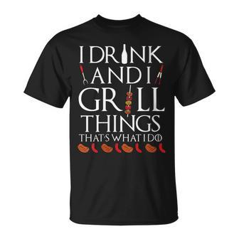 Damen Ich Trinke Und Grille Dinge Das Ist Es Was Ich Tue Urkomis Mit-Ausschnitt T-Shirt - Geschenkecke