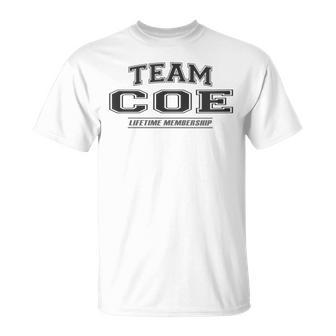 Damen Team Coe Stolzer Familiennachname Nachname Geschenk Mit-Ausschnitt T-Shirt - Geschenkecke