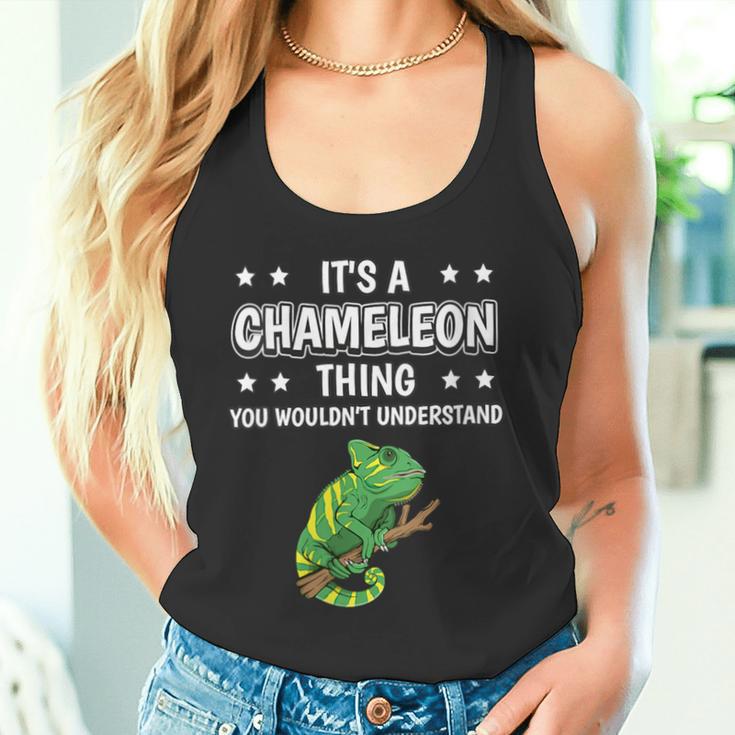 Damen Ist So Ein Chamäleon Ding Lustiger Spruch Chamäleons Mit-Ausschnitt Tank Top