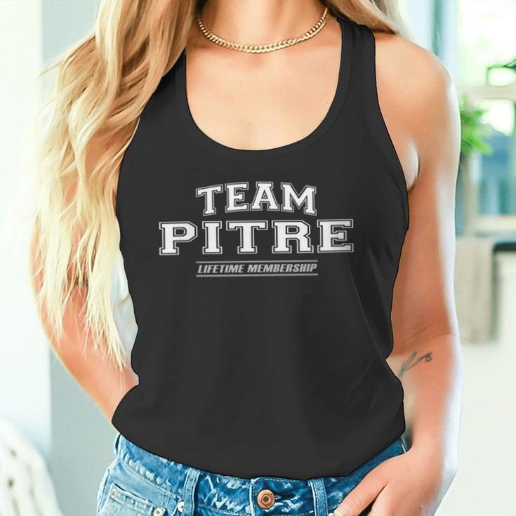 Damen Team Pitre Stolzer Familiennachname Nachname Geschenk Mit-Ausschnitt Tank Top