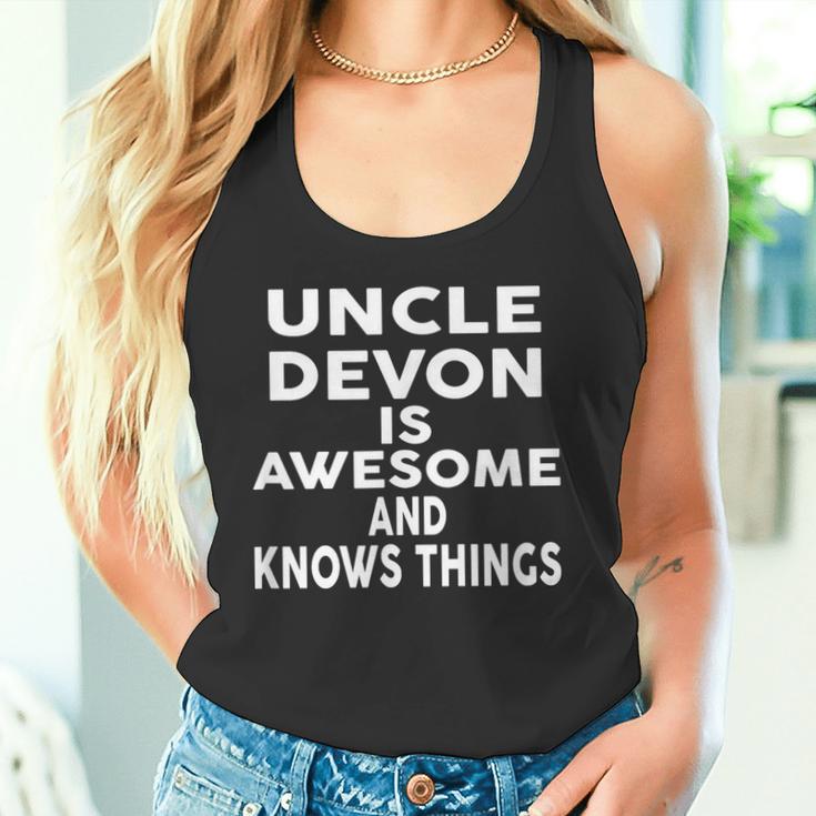 Onkel Devon Ist Großartig Und Weiß Dinge Tank Top