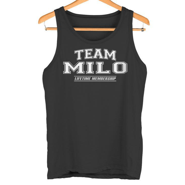 Damen Team Milo Stolzer Familienname Nachname Geschenk Mit-Ausschnitt Tank Top