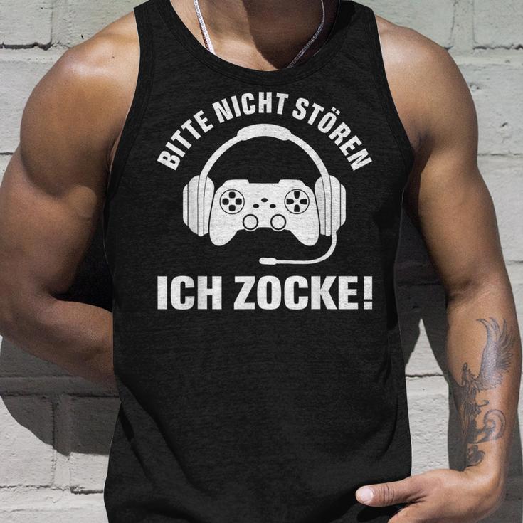 Bitte Nicht Stören Ich Zock Saying For Gamer S Tank Top Geschenke für Ihn