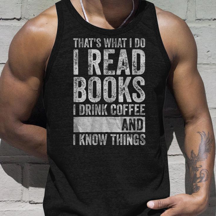 Damen Das Ist Was Ich Mache Ich Lese Bücher Ich Trinke Kaffee Ich Weiß Dinge Mit-Ausschnitt Tank Top Geschenke für Ihn