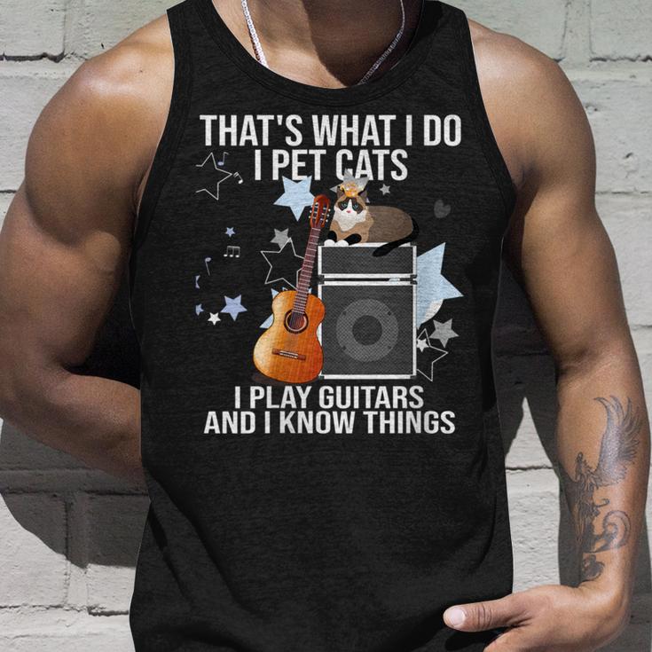 Damen Das Ist Was Ich Mache Ich Pet Cats Ich Spiele Gitarren & Ich Weiß Dinge Mit-Ausschnitt Tank Top Geschenke für Ihn