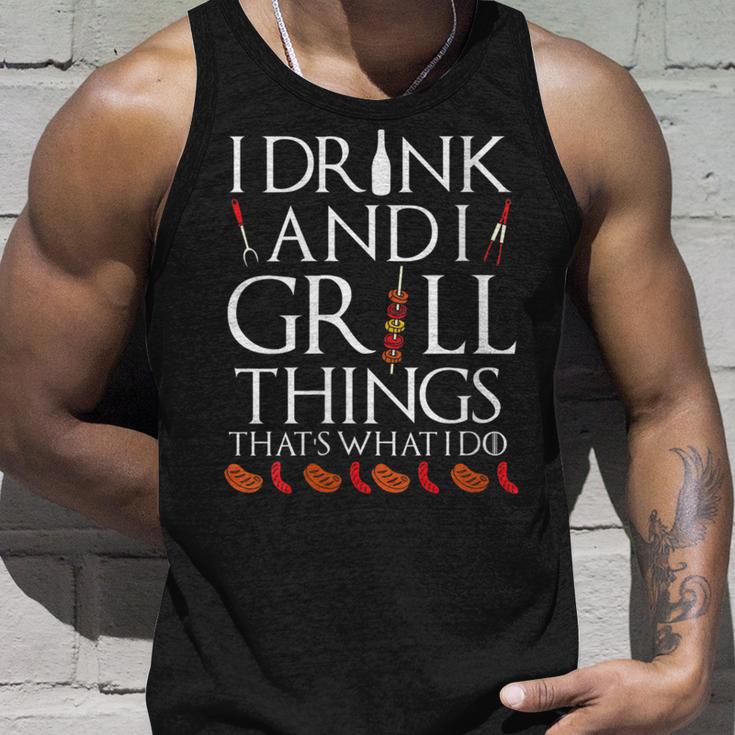 Damen Ich Trinke Und Grille Dinge Das Ist Es Was Ich Tue Urkomis Mit-Ausschnitt Tank Top Geschenke für Ihn