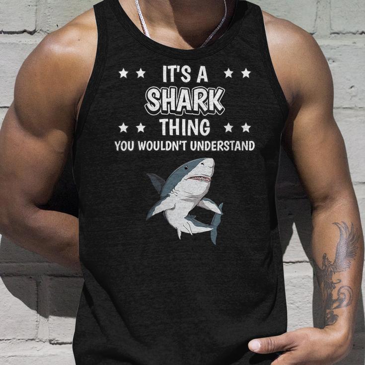 Damen Ist So Ein Hai Ding Lustiger Spruch Haie Mit-Ausschnitt Tank Top Geschenke für Ihn