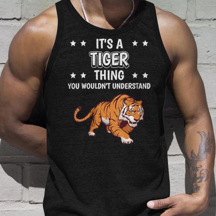 Damen Ist So Ein Tiger Ding Lustiger Spruch Tiger Mit-Ausschnitt Tank Top Geschenke für Ihn