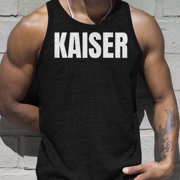 Damen Kaiser Nachname Familie Team Ehe Familienfeier Mit-Ausschnitt Tank Top Geschenke für Ihn