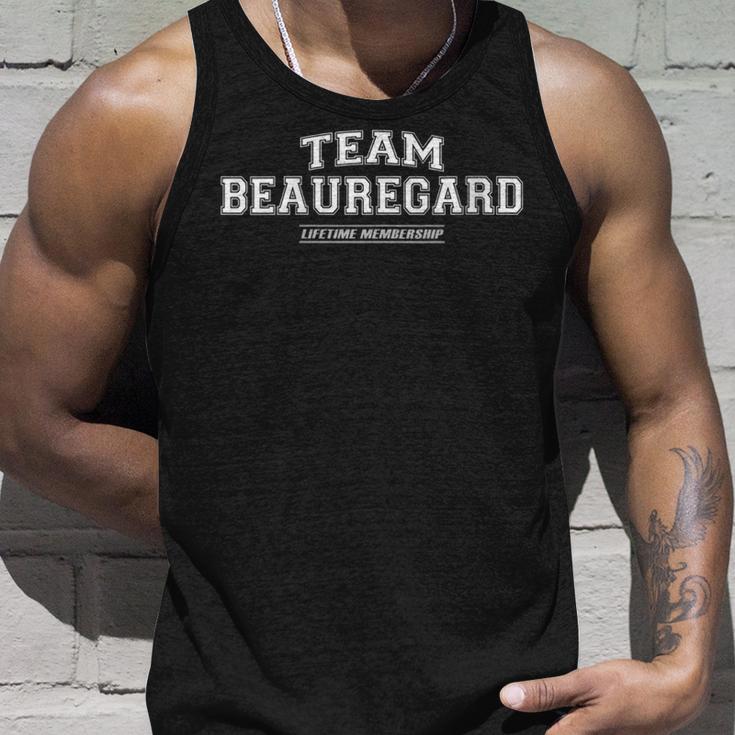 Damen Team Beauregard Stolzer Familiennachname Nachname Geschenk Mit-Ausschnitt Tank Top Geschenke für Ihn