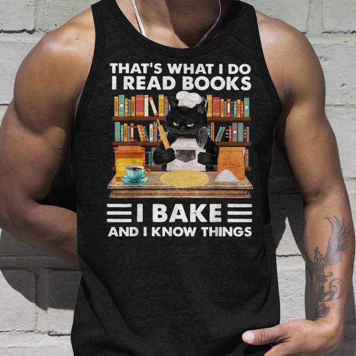 Das Ist Was Ich Mache Ich Lese Bücher Die Ich Backe Und Ich Weiß Dinge Tank Top Geschenke für Ihn