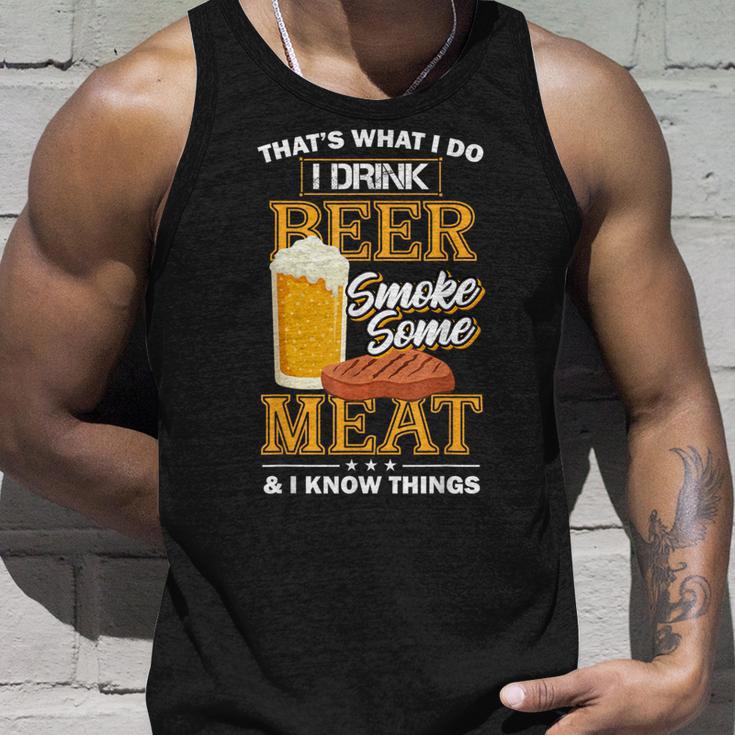 Das Ist Was Ich Tue Ich Trinke Bier Rauch Etwas Fleisch Ich Weiß Dinge Tank Top Geschenke für Ihn