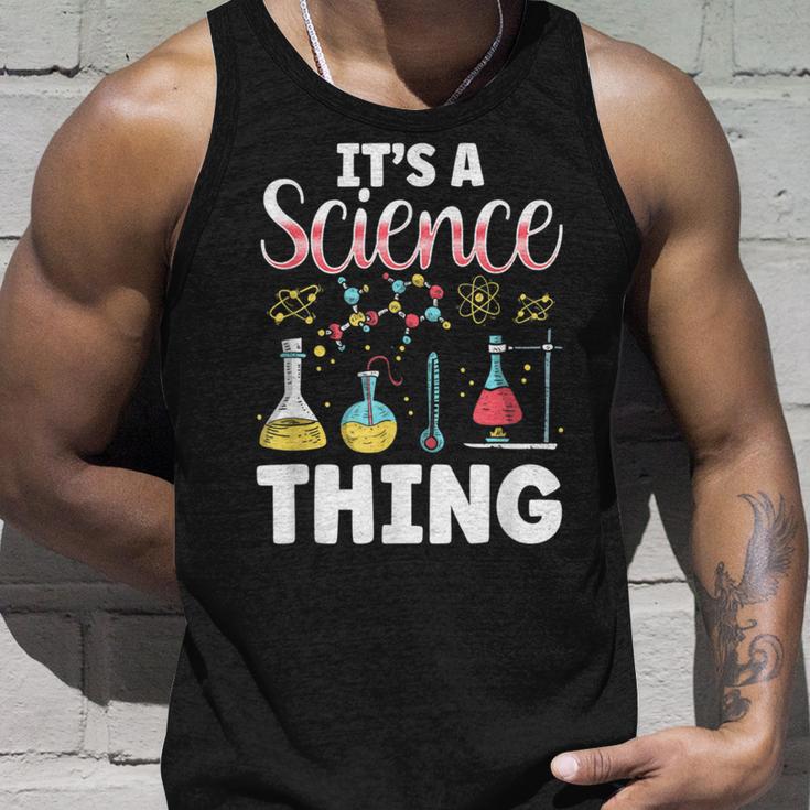 Ist Ein Wissenschaft Ding Team Wissenschaftler Science Tank Top Geschenke für Ihn