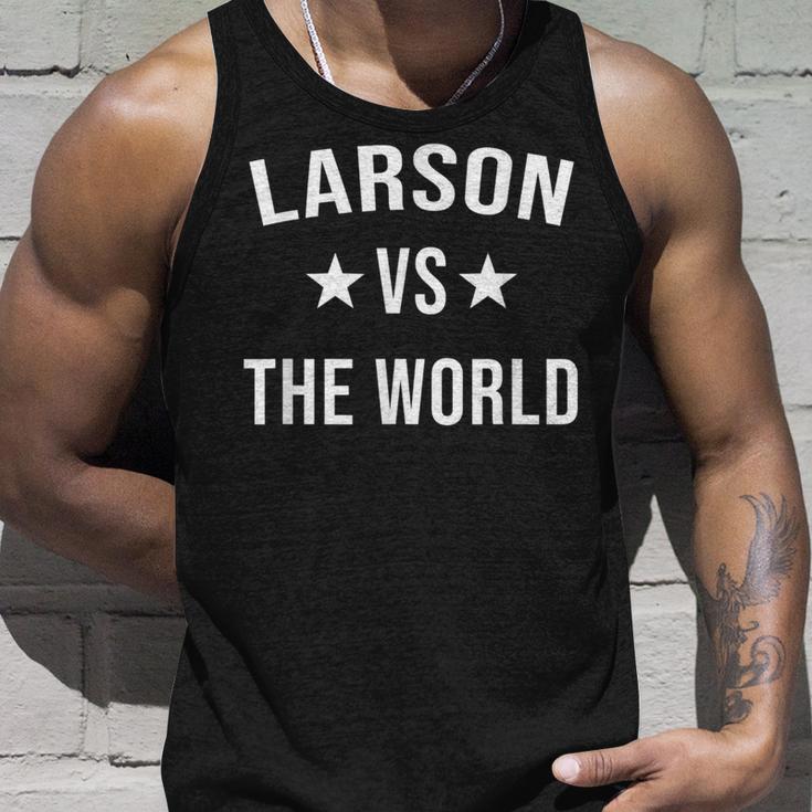 Larson Gegen Das World Family Reunion Nachname Team Custom Tank Top Geschenke für Ihn