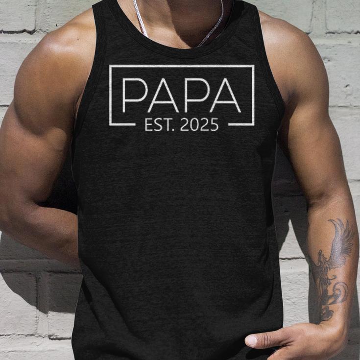 Papa 2025 Logo Werdende Eltern 2025 Tank Top Geschenke für Ihn