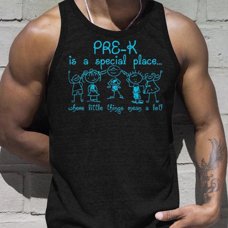 Pre K Ist Ein Besonderer Ort An Dem Kleine Dinge Tank Top Geschenke für Ihn