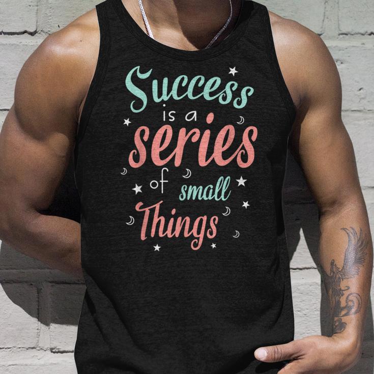 Success Ist Eine Reiheon Kleinen Dingen Motivierende Worte Tank Top Geschenke für Ihn