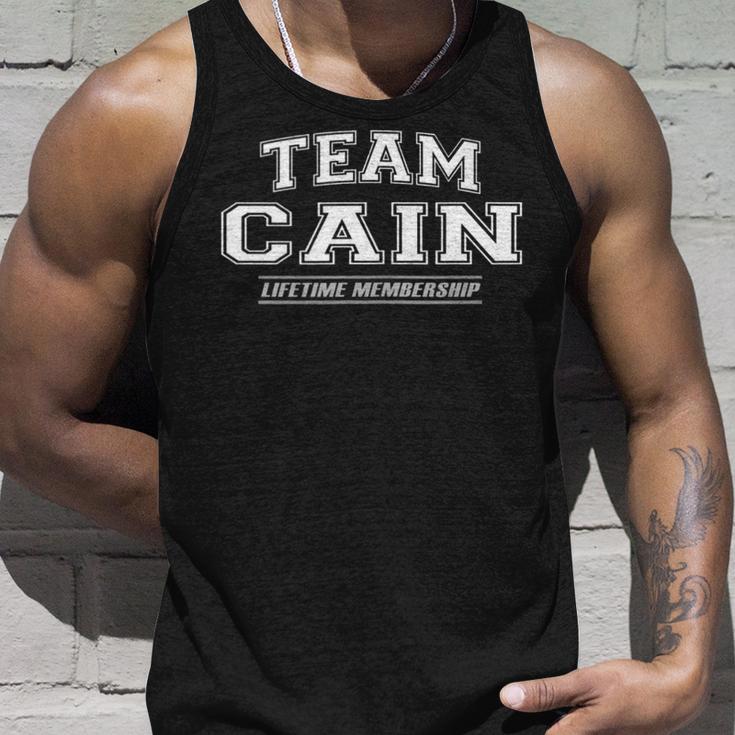 Team Cain Stolzer Familiennachname Nachname Geschenk Tank Top Geschenke für Ihn