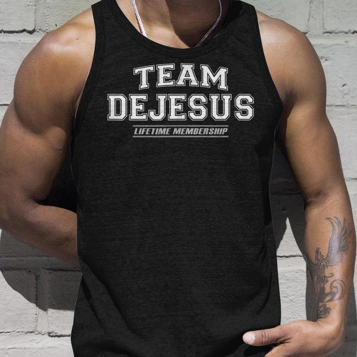 Team Dejesus Stolzer Familiennachname Nachname Geschenk Tank Top Geschenke für Ihn