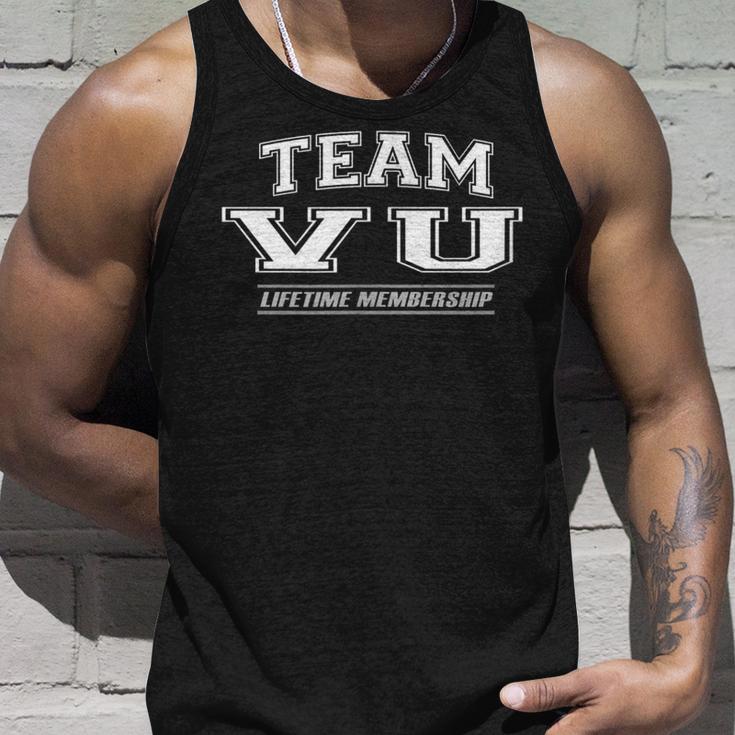 Teamu Proud Family Name Surname Tank Top Geschenke für Ihn