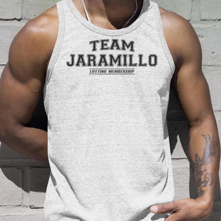 Team Jaramillo Proud Surname Last Name Gray Tank Top Geschenke für Ihn