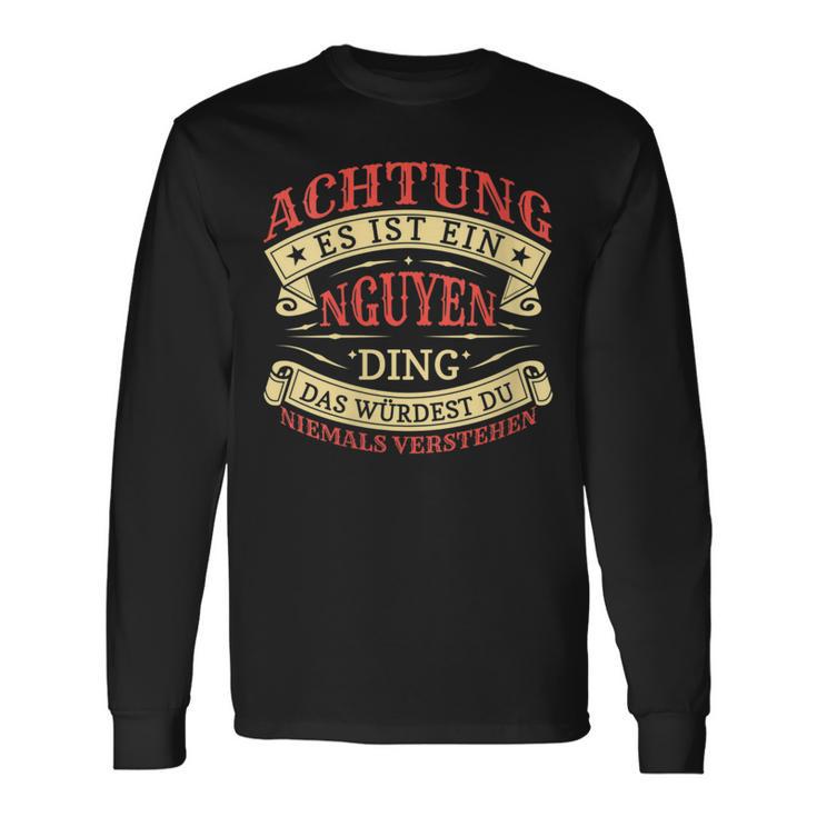 Damen Achtung Es Ist Ein Nguyen Ding Nachname Namensschild Mit-Ausschnitt Langarmshirts Geschenkideen