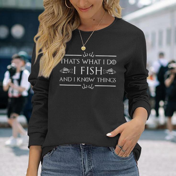 Damen Das Ist Was Ich Mache Ich Fische Und Ich Weiß Dinge Mit-Ausschnitt Langarmshirts Geschenke für Sie