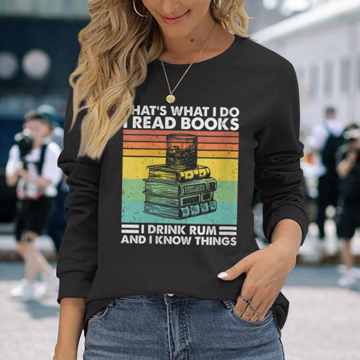 Damen Das Ist Was Ich Tue Ich Lese Buch Ich Trinke Rum & Ich Weiß Dinge Mit-Ausschnitt Langarmshirts Geschenke für Sie