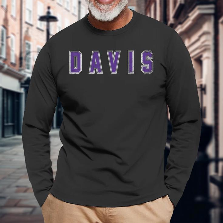 Distressed Davis Proud Family Surname Familia Langarmshirts Geschenke für alte Männer