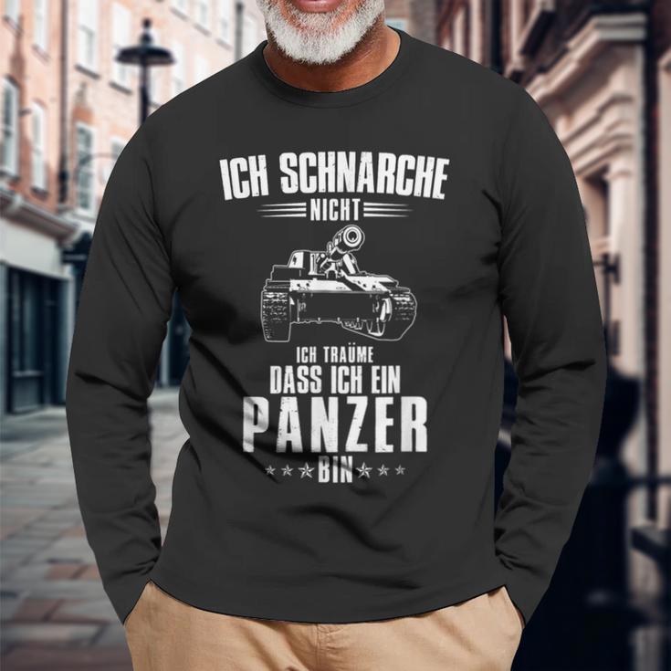 Ich Schnarche Nicht Ich Träume Dass Ich Ein Panzer Bin Langarmshirts Geschenke für alte Männer