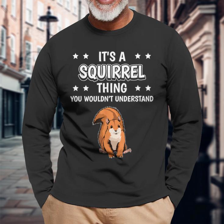 Ist So Ein Eichhörnchen Ding Lustiger Spruch Eichhörnchen Langarmshirts Geschenke für alte Männer