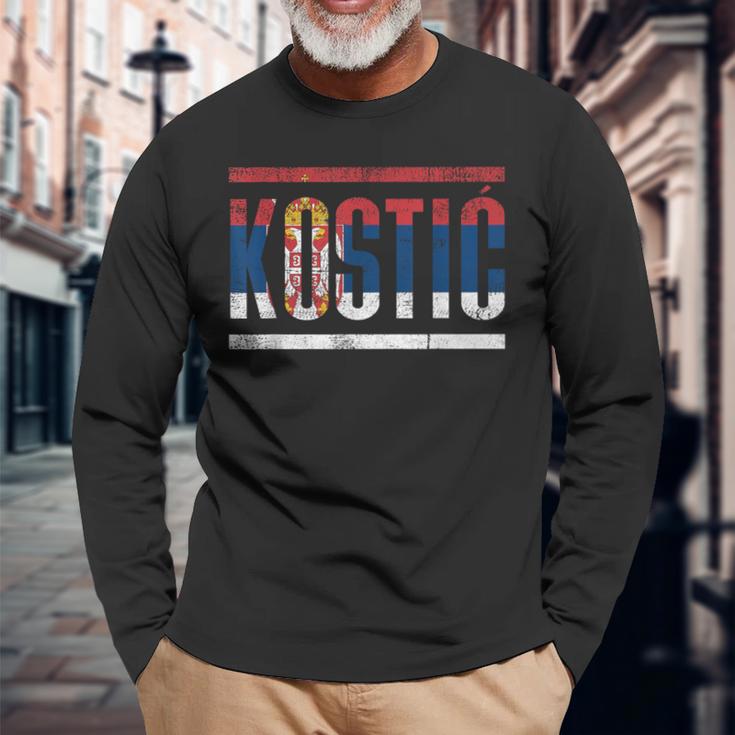 Serbian Last Name Kostic With The Flag Of Serbia Langarmshirts Geschenke für alte Männer